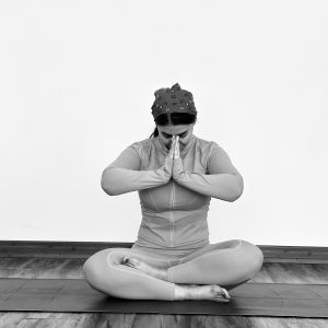 یوگا و حرکات اصلاحی سطح مقدماتی