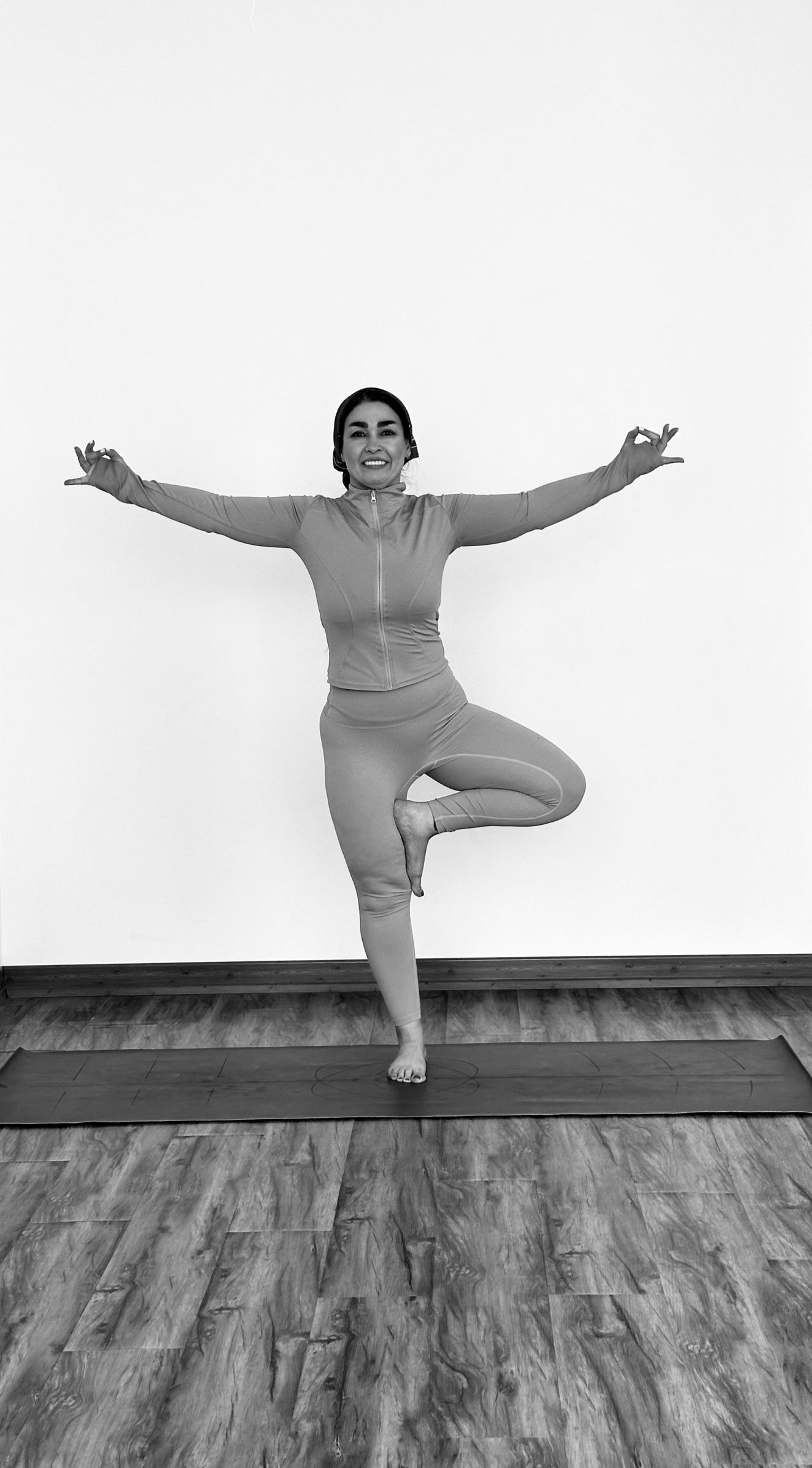 یوگا و حرکات اصلاحی سطح پیشرفته